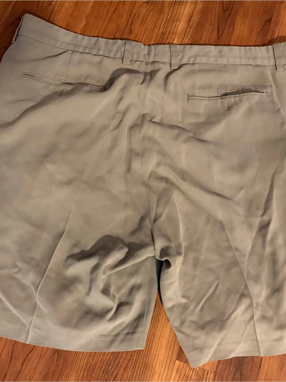 Tommy Bahama khaki flat front shorts 100% silk size 42